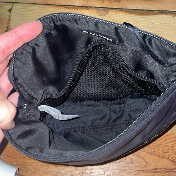 Lululemon bag, black, crossbody patch purse - Picture 7 of 7